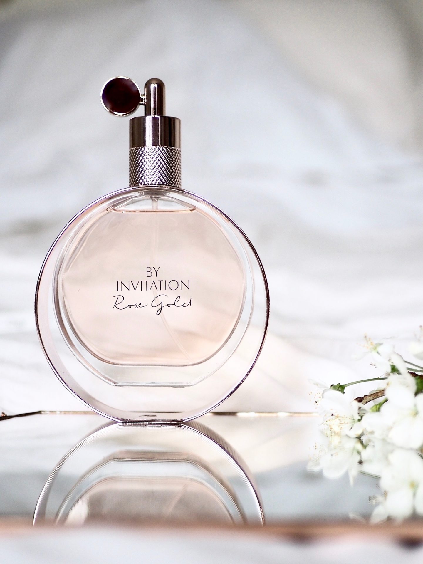 michael buble by invitation rose gold review, a romantic floral fragrance with old hollywood glamour at its heart.