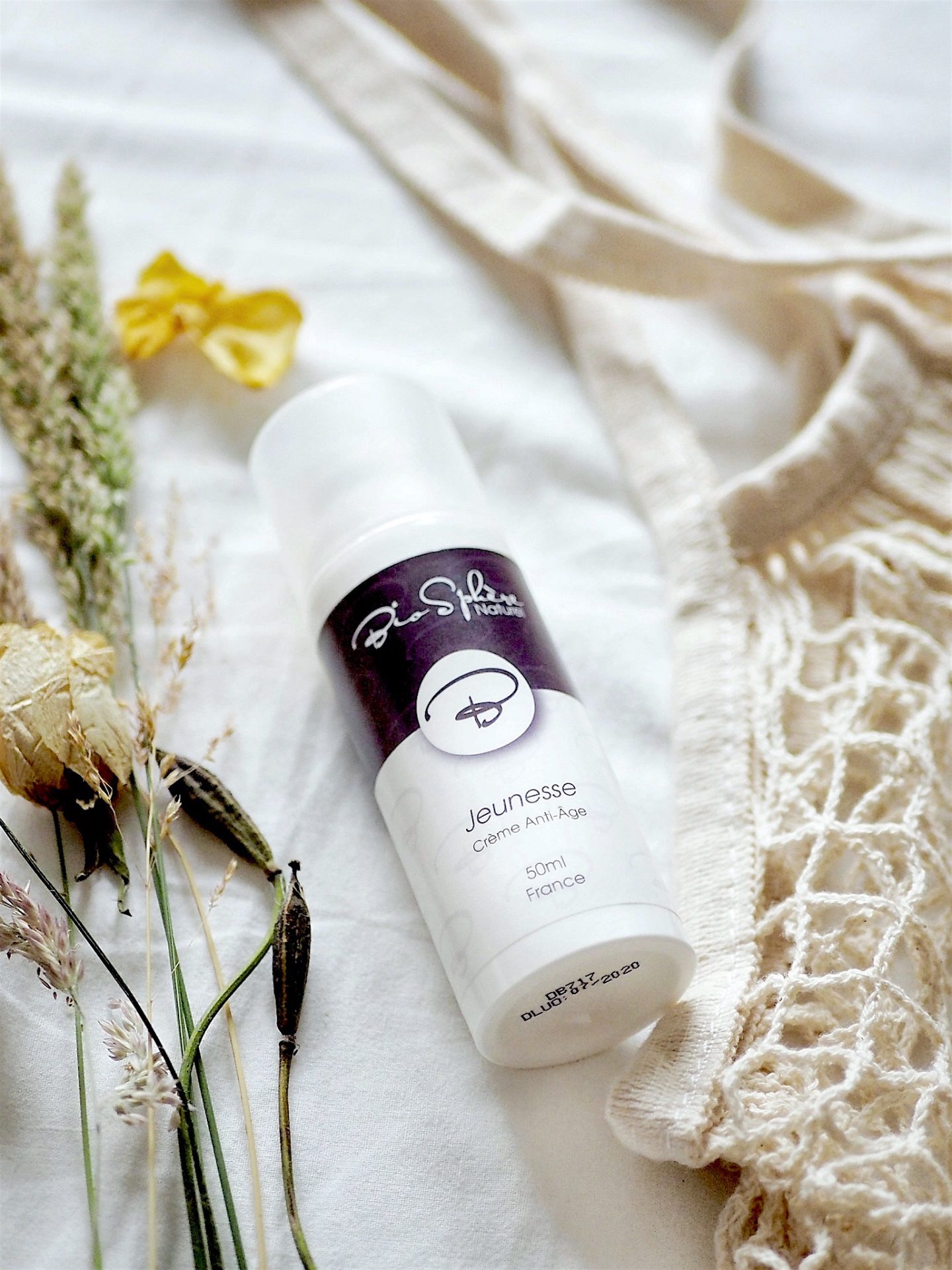 bio sphere naturel organic, ethical skin care from France. Ethical and organic night cream perfect for sensitive skin or older skin types