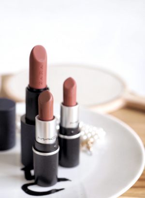 MAC mini lipstick reviews in whirl and velvet teddy