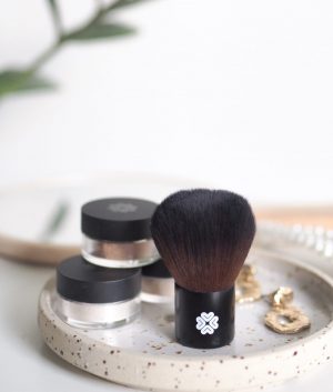 photo of Lili Lolo baby kabuki makeup brush
