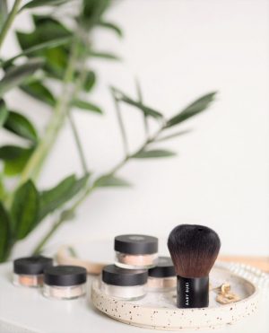 image of Lily Lilo mineral makeup and baby kabuki brush